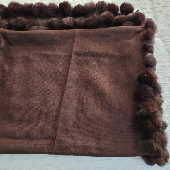 Valerie Stevens scarf - Picture 4 of 5